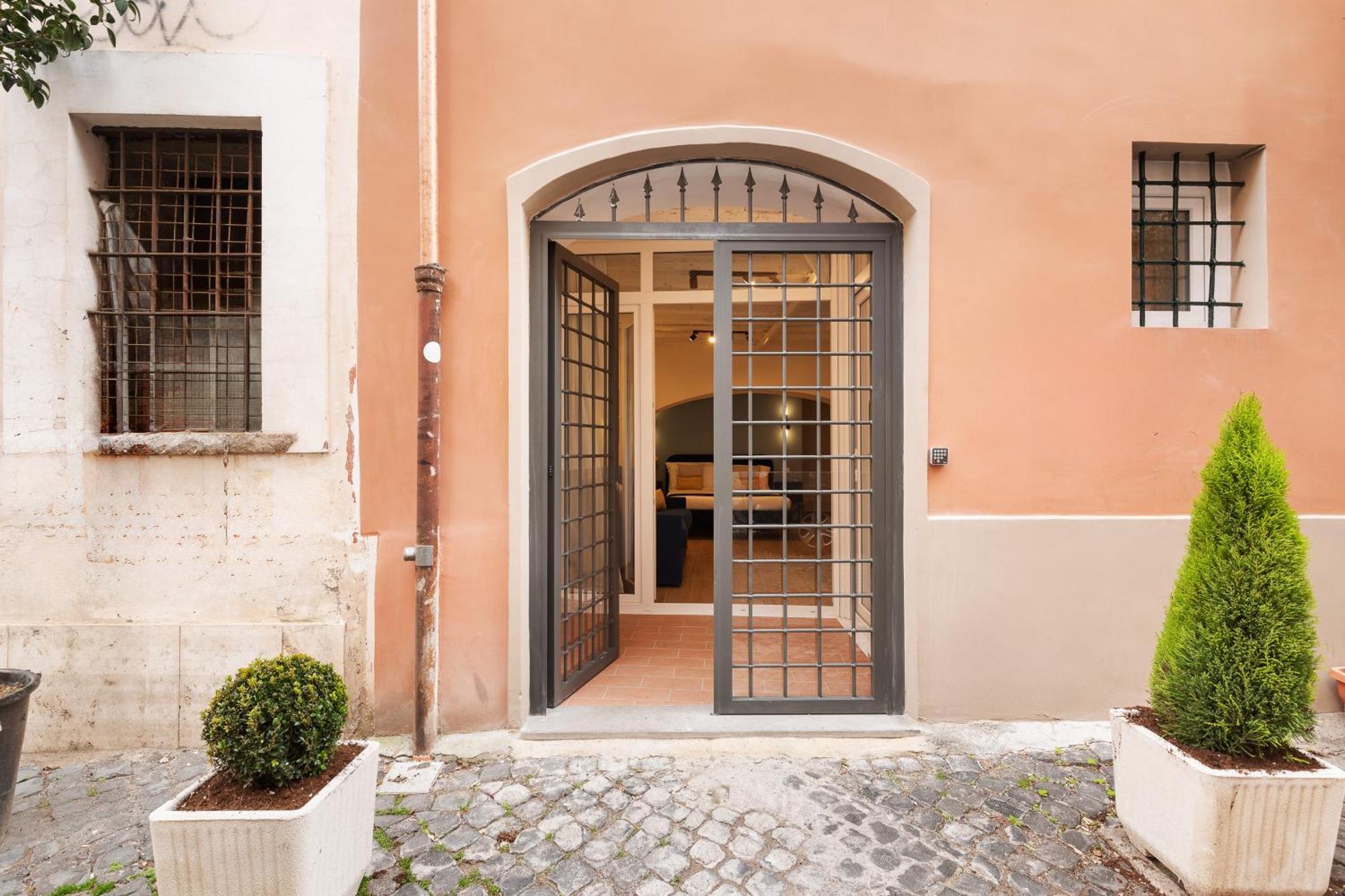 Leopardo Boutique Apartment In Trastevere Rome Bagian luar foto