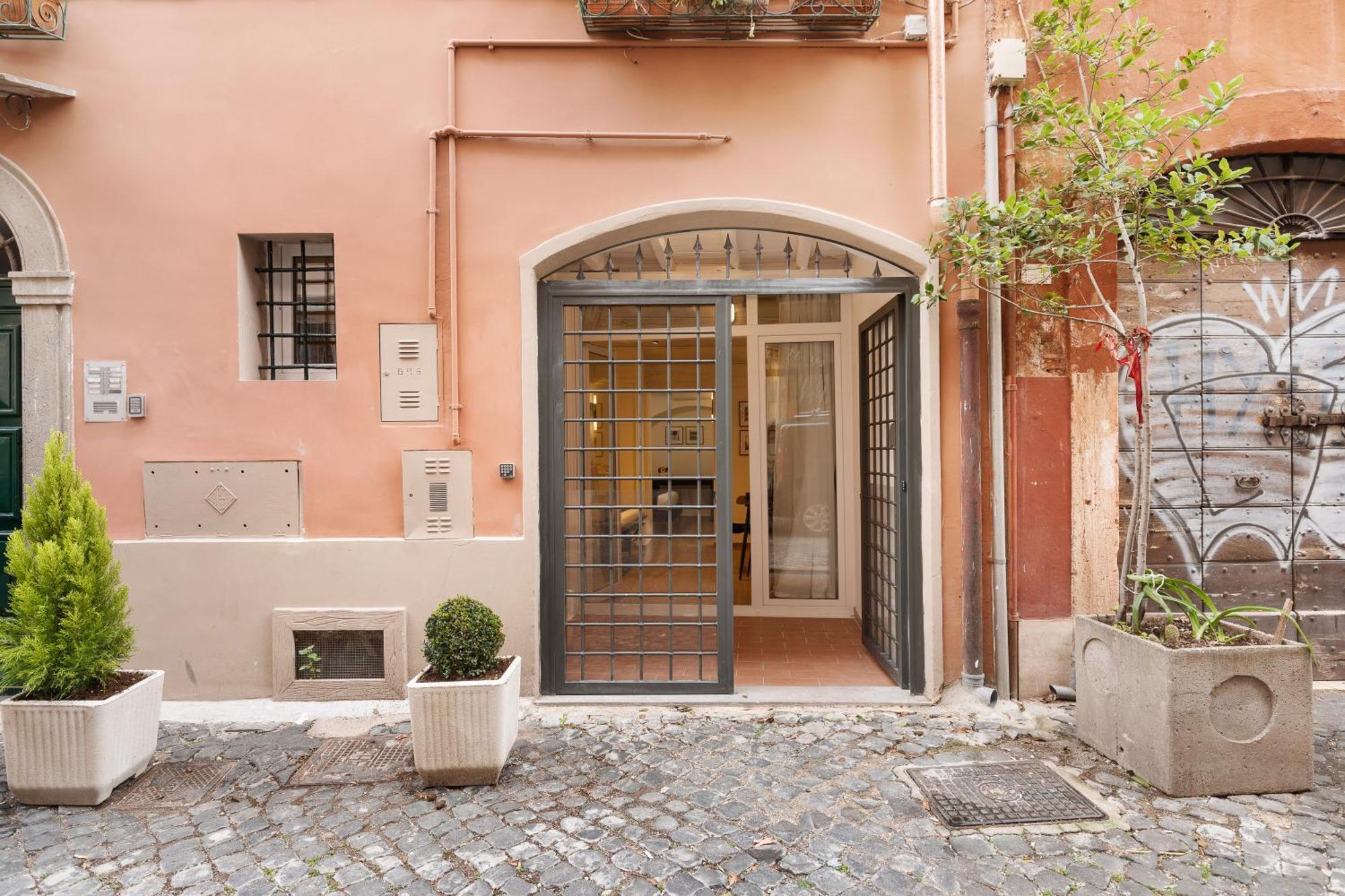 Leopardo Boutique Apartment In Trastevere Rome Bagian luar foto